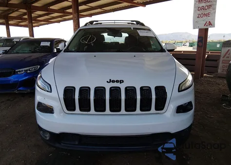2016 Jeep Cherokee Altitude z USA, uszkodzony, nr VIN 1C4PJMCS2GW210624